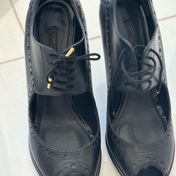 AUTHENTIC Louis Vuitton Black Leather Peep Toe Heels w/ Lace Up - Picture 8 of 8